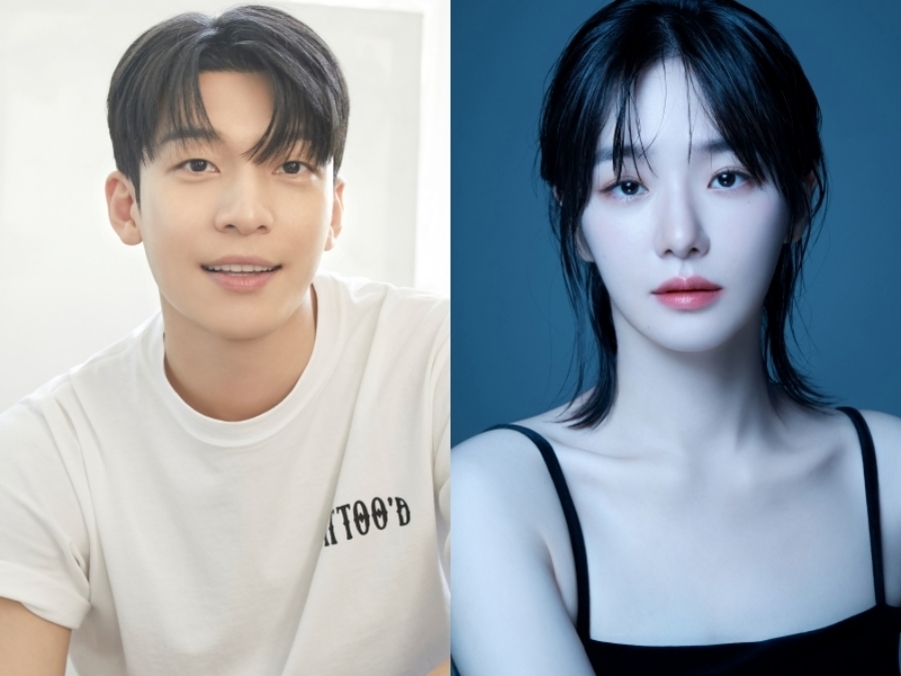 왼쪽에는 흰색 티셔츠를 입은 남성이 미소 짓고 있고, 오른쪽에는 어두운 배경에서 검정 끈 나시 원피스를 입은 여성이 정면을 바라보고 있다.