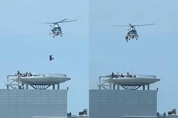 헬리콥터가 건물 옥상 위에서 구조 작업을 진행하고 있으며, 한 장면에서는 사람이 헬리콥터에 매달려 공중에 떠 있고, 다른 장면에서는 사람들이 옥상에 모여 있다.
